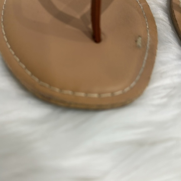 Old Navy Brown flip-flop sandals - Picture 2 of 2